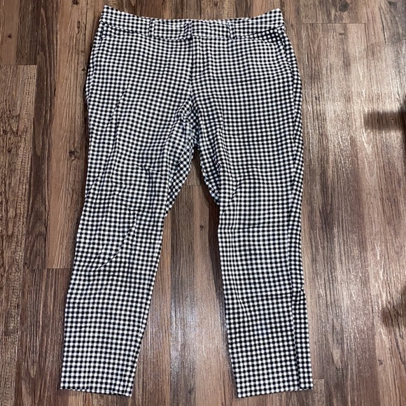 WORN ONCE Old Navy gingham pixie ankle pant - Picture 2 of 7